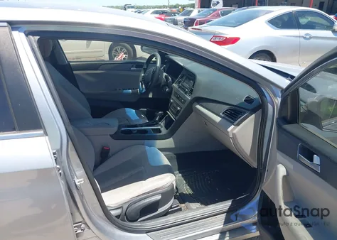 2017 Hyundai Sonata z USA, uszkodzony, nr VIN 5NPE24AF4HH531632